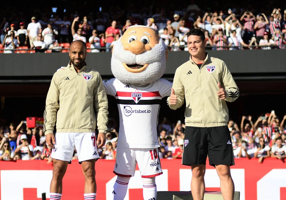 James Rodríguez em apresentação pelo São Paulo — James Rodríguez