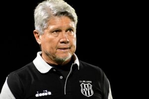 Edson Boaro durante coletiva após derrota: Ponte Preta pior momento