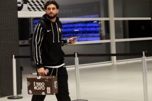 Jogadores do Corinthians comemorando durante um jogo