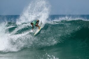 Samuel Pupo na Praia de Itaúna em Saquarema