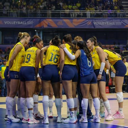 Seleção brasileira feminina de vôlei durante o jogo contra a Holanda na Liga das Nações