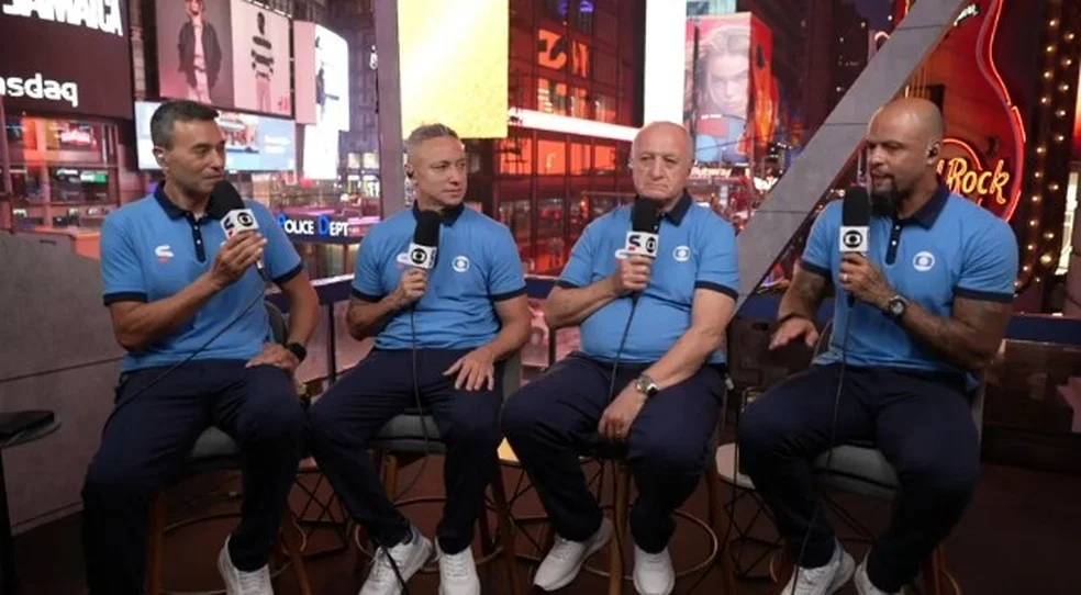 Felipe Melo corneta durante debate no Seleção da Copa — bancada em Nova York