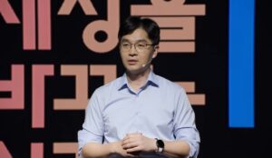 Doutor Han Deok-hyeon, psiquiatra da seleção, com a Coreia do Sul