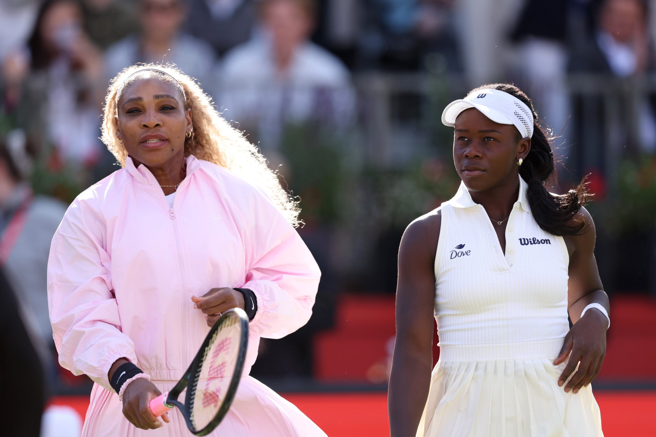 Serena volta às quadras ao lado de Mboko em partida de duplas