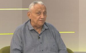 Robert Brown, presidente da FFP, durante entrevista.