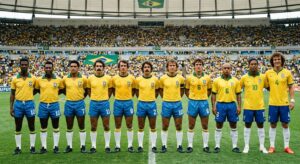 Seleção brasileira e gols de falta em Copas - imagem com nomes e anos dos gols de falta