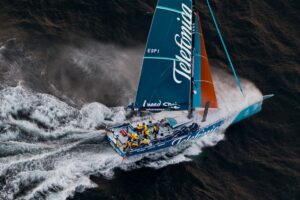Equipe em Itajaí durante anúncio da The Ocean Race 2027
