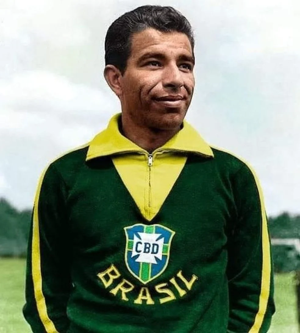 Vavá: jogador do Palmeiras que marcou em Copas do Mundo