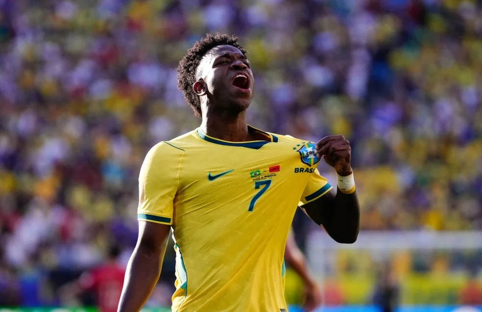 Vini Jr em jogada: promessa de Vini Jr para a Copa