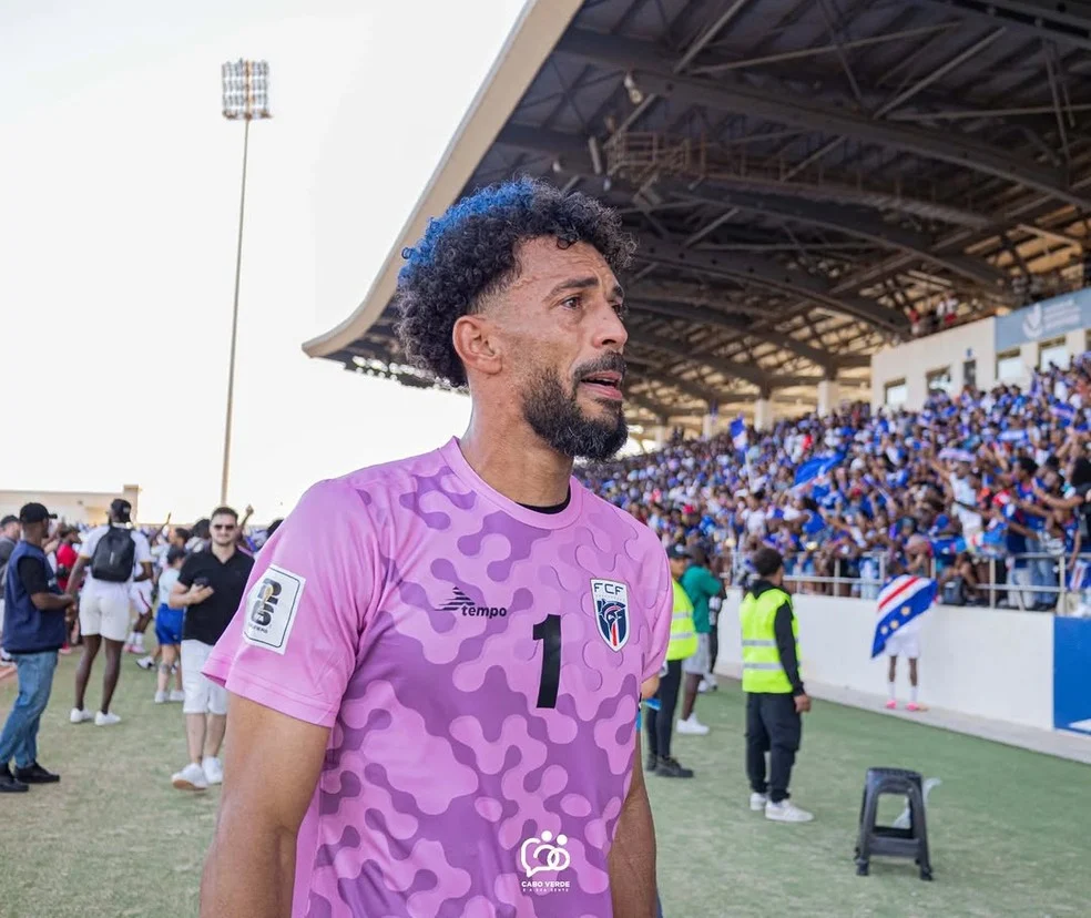 Vozinha pela seleção de Cabo Verde em comemoração