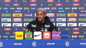 Wesley, lateral direito da seleção brasileira, durante treino na preparação para a Copa do Mundo