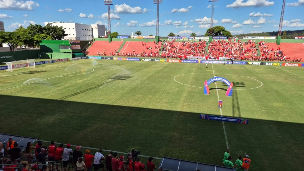 Torcida e portões do Benitão — Velo Clube ingressos à venda