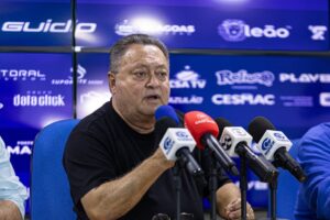 Robson Rodas e elenco do CSA com salários em dia