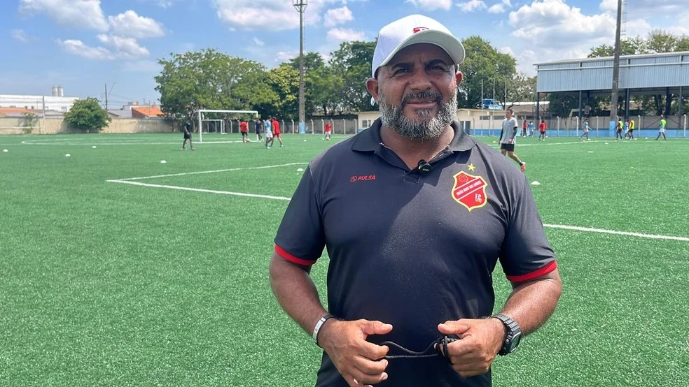 Reginaldo Franca orienta União Mogi