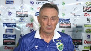 Roberto Fonseca durante jogo do Altos Série D