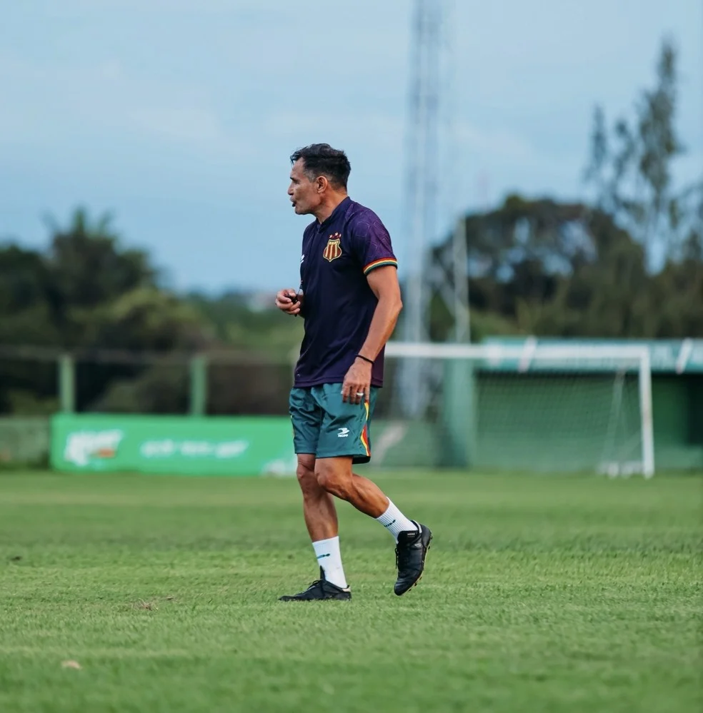 Sampaio x Trem: Júnior Amorim e elenco em treino