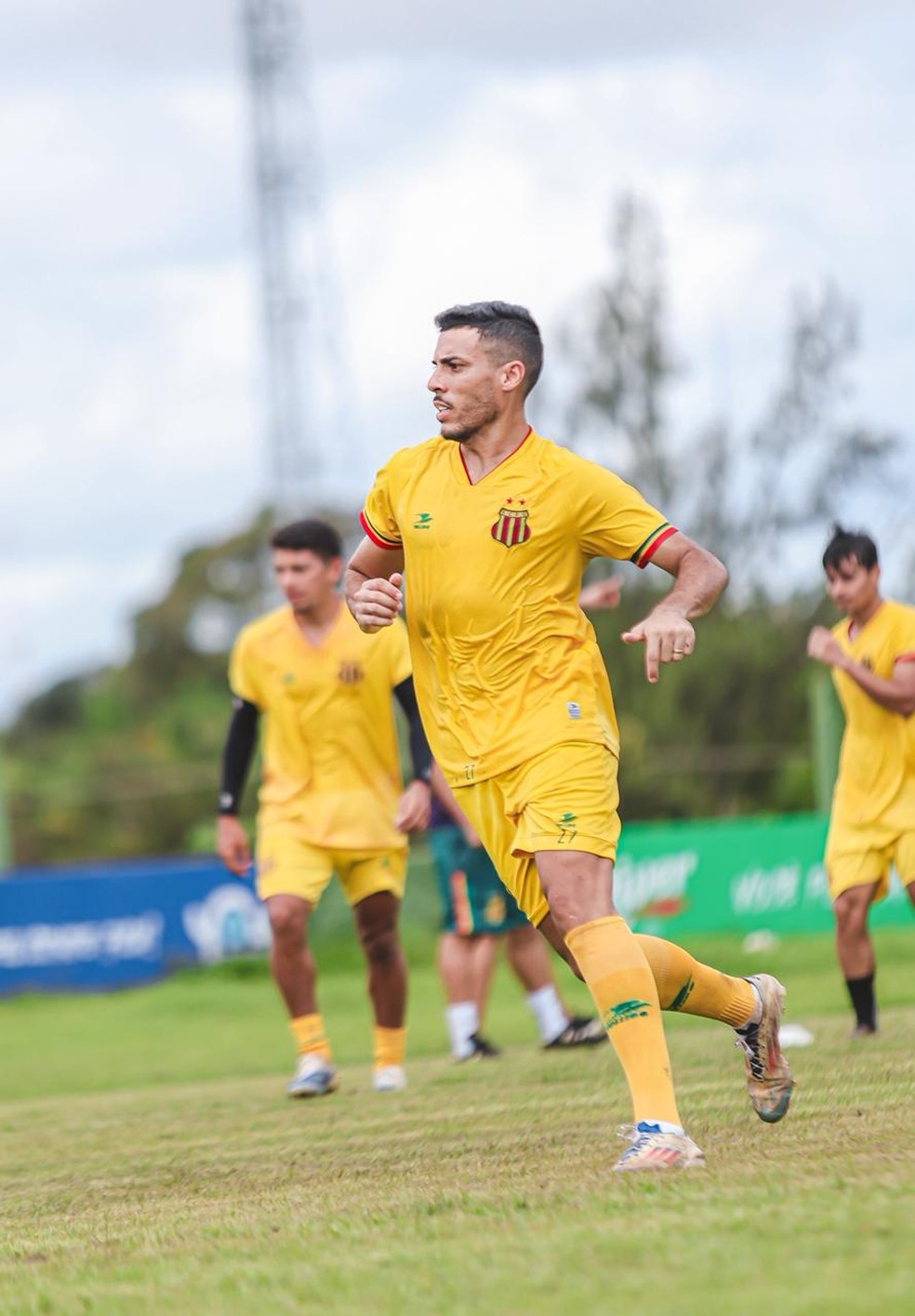 Sampaio busca reforços: treino do elenco do Sampaio Corrêa