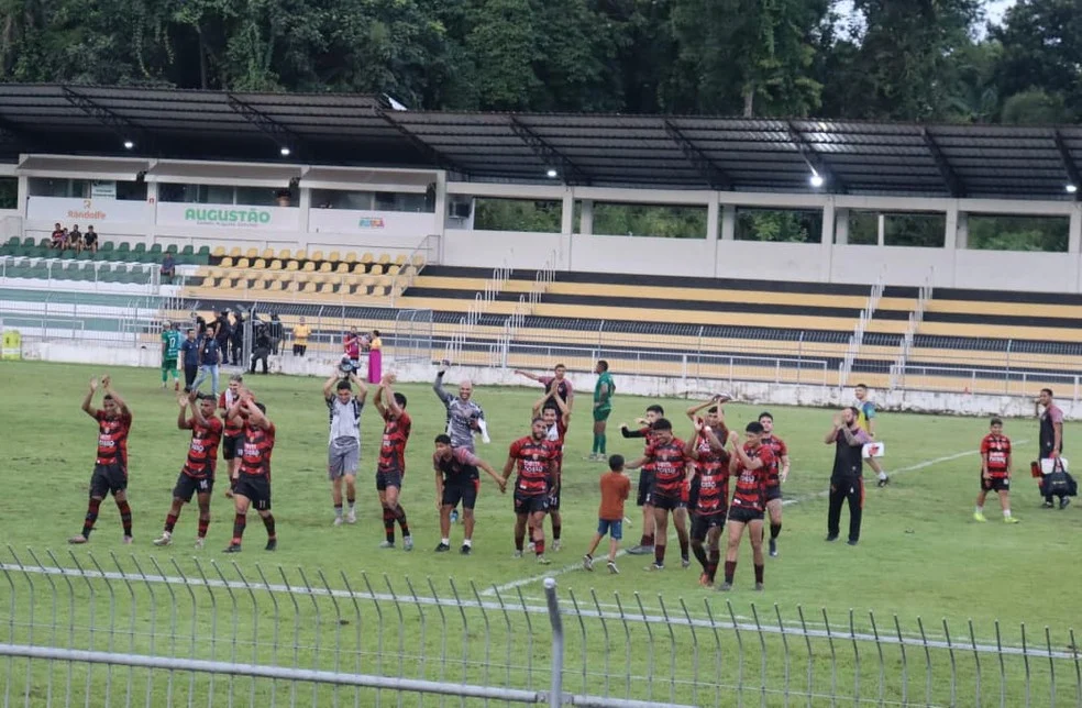 Jogadores do Trem celebrando a classificação - Trem na Série D