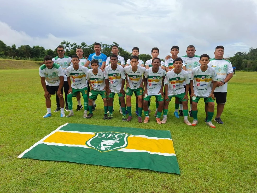 Partida do Campeonato Santareno Sub-17 disputada no Panterão