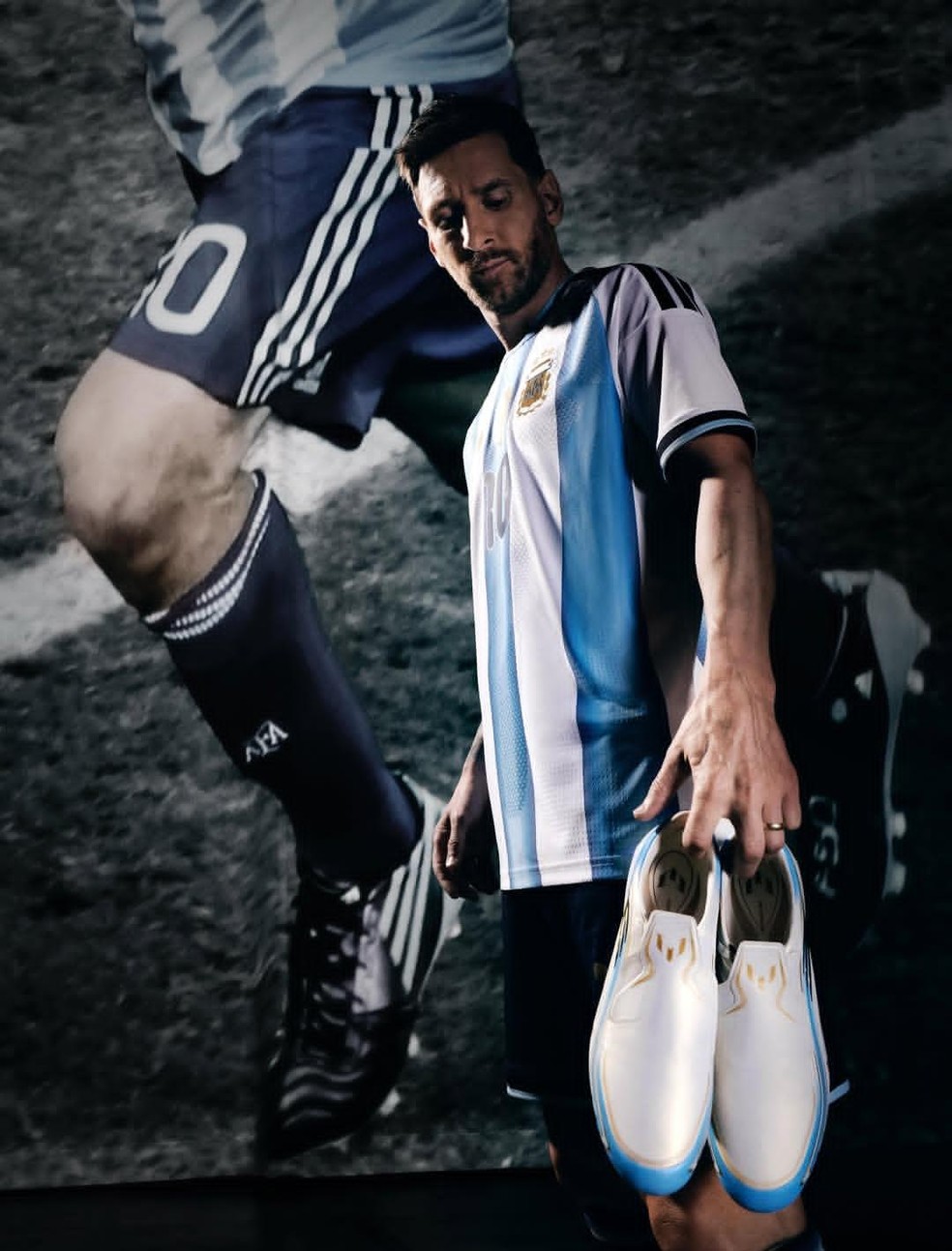Messi com sua chuteira para a Copa do Mundo 2026 - chuteiras da Copa