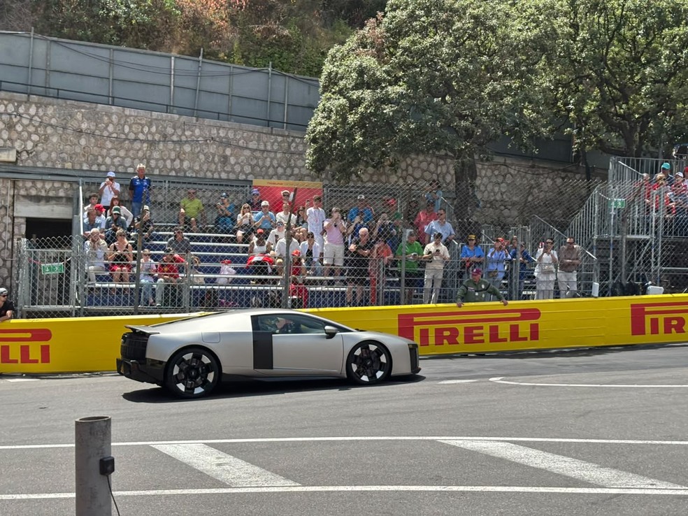 Gabriel Bortoleto ao volante do Audi Nuvolari 1001 cavalos