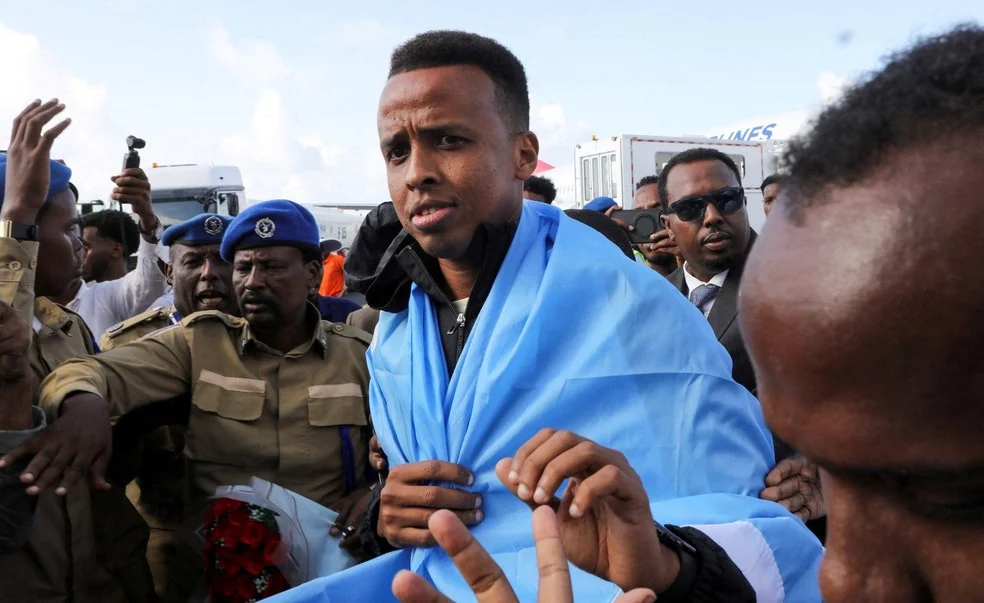 Omar Abdulkadir Artan, árbitro barrado nos EUA