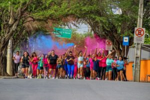 Participantes da corrida de rua Super Poderosas Fit em Caruaru