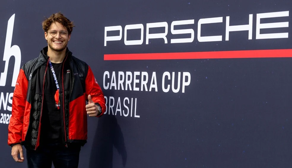 Jeff Giassi ao volante do Porsche na Porsche Carrera Cup Brasil