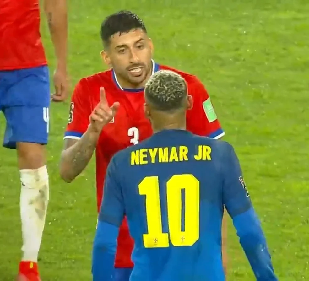 Guillermo Maripán em ação — zagueiro do Inter