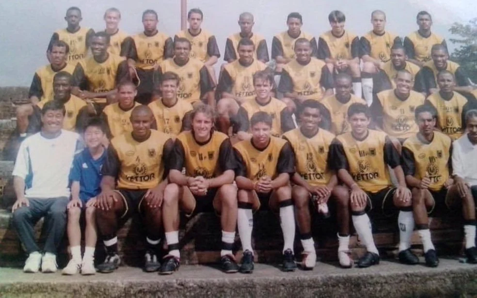 Jogadores do Volta Redonda e Haiti no Raulino de Oliveira — Volta Redonda e Haiti