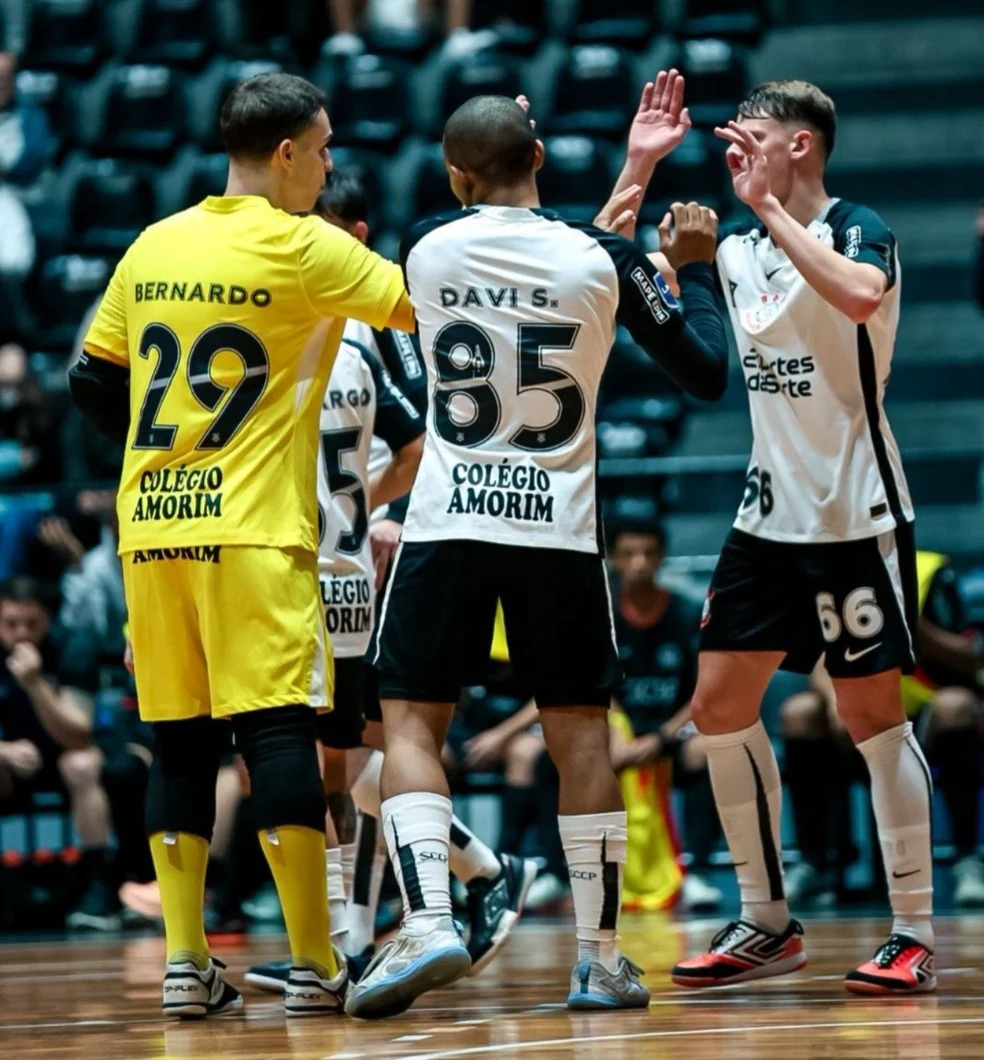 Corinthians em jogo do Paulista Sub-20 de futsal