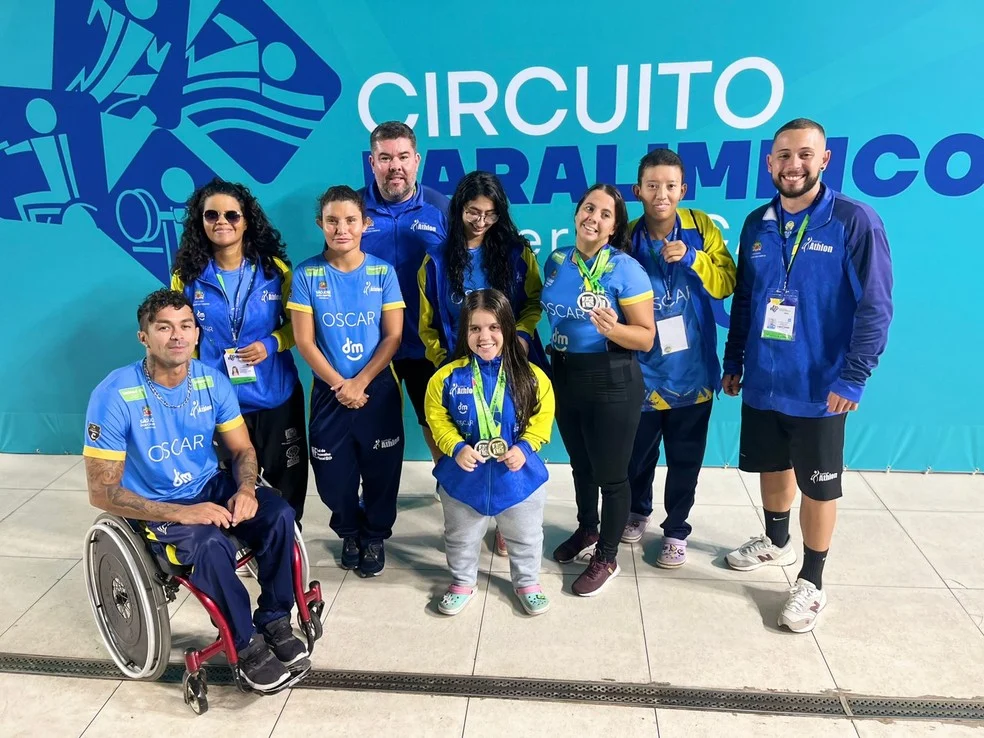 Atletas do Instituto Athlon comemoram pódio na natação paralímpica