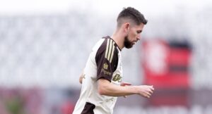 Jorginho em treino — recuperação dos lesionados do Flamengo
