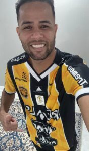 Geuvânio no Amazonas com a camisa do clube