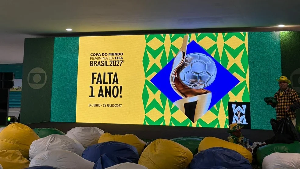Bia Zaneratto e Tainá na Arena Globo antes da Copa do Mundo Feminina