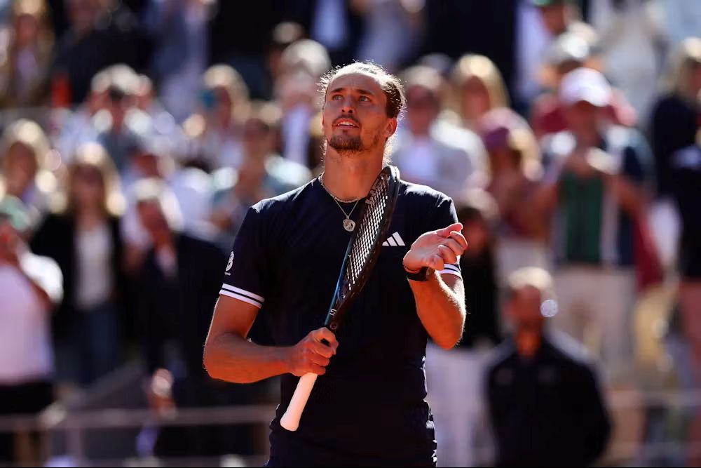 Zverev celebra o título em Paris — Becker comemora título