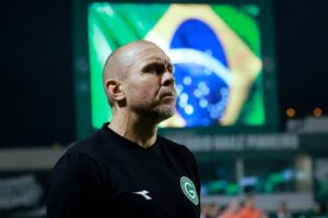 Mozart no Goiás em entrevista após a vitória — Rosiron Rodrigues/GEC