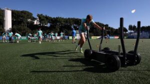 Palmeiras jogo-treino contra Primavera — treino de força com trenós na Academia