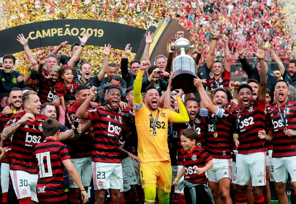 Flamengo e River em campo durante a final de 2019 - Gabigol celebra