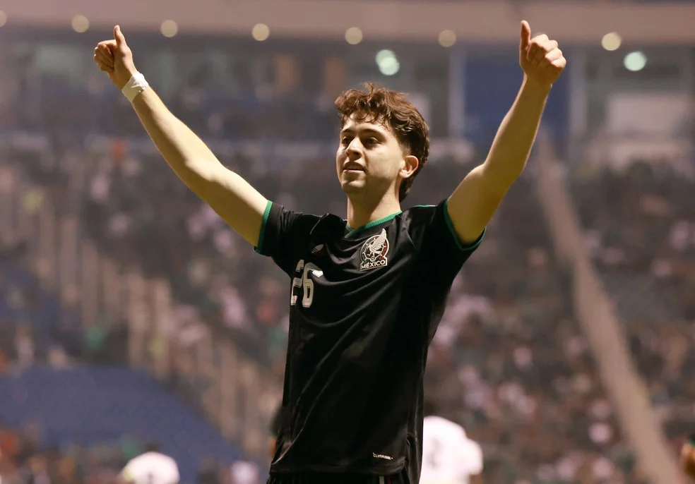 Brian Gutiérrez México em jogo pela seleção mexicana