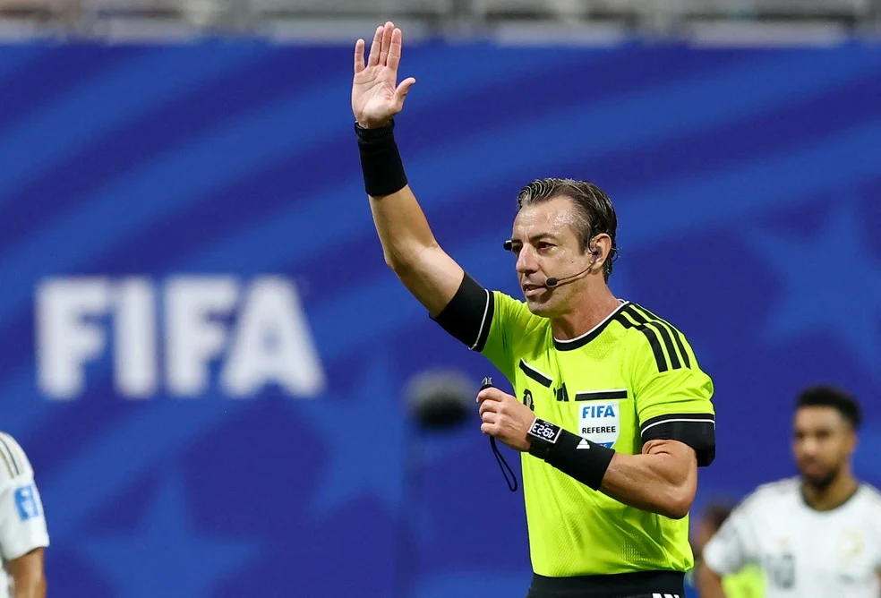 Raphael Claus relacionado à suspensão de Balogun