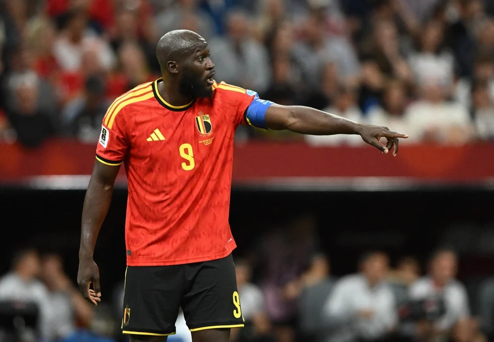 Lukaku fala português e comemora em campo