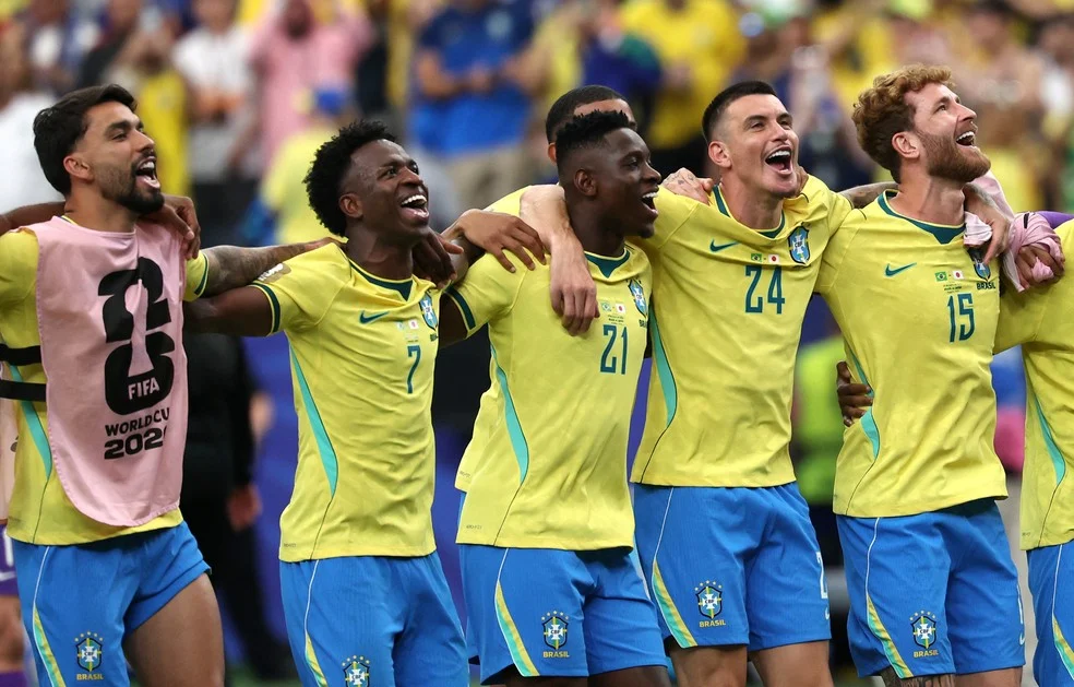 Brasil em ação na Copa do Mundo hoje contra o Japão