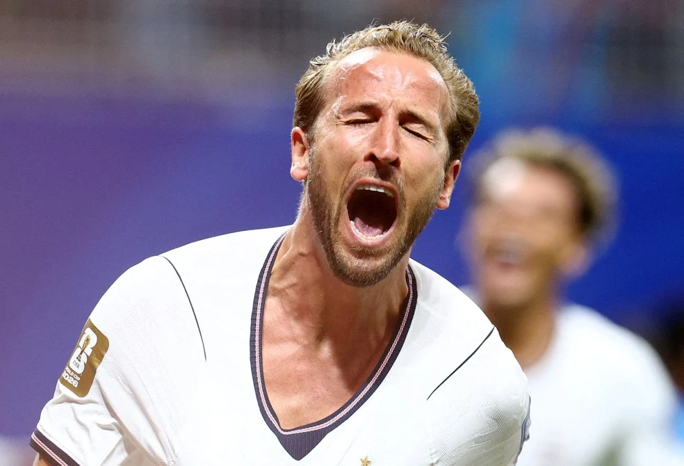 Harry Kane celebra gol — Dependência de Kane em destaque