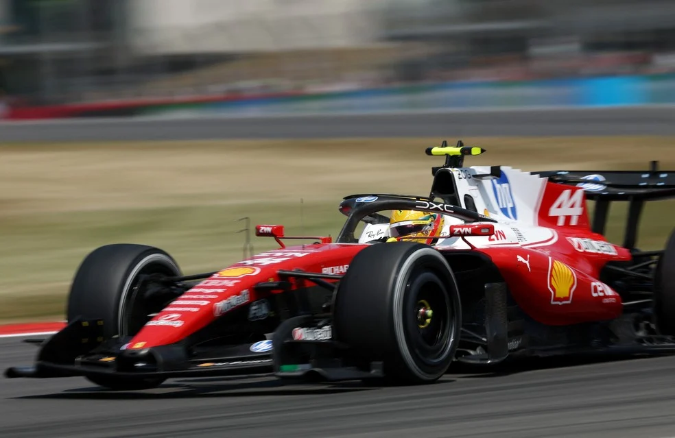 Lewis Hamilton lidera treino no GP da Grã-Bretanha em Silverstone