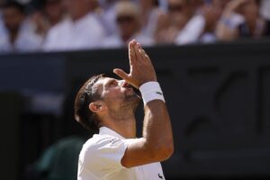 Djokovic Wimbledon vencendo Rinderknech — Foto: Reuters