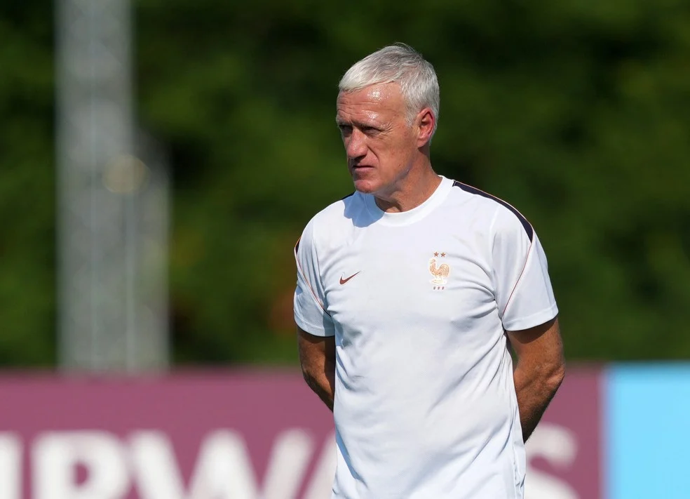 Deschamps no treino — Deschamps minimiza calor antes de França x Paraguai