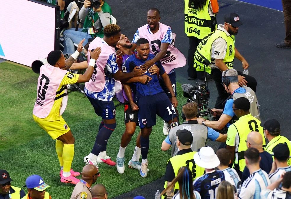 Argentina x Cabo Verde: Deroy Duarte comemora gol — Reuters