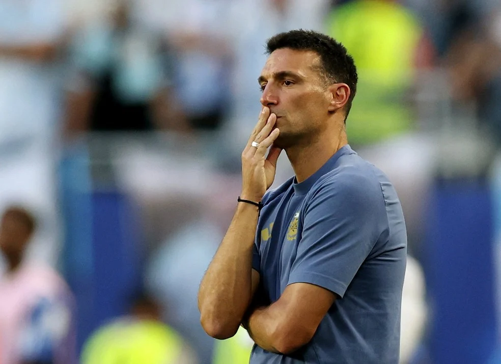 Scaloni comemora após Argentina vence Cabo Verde