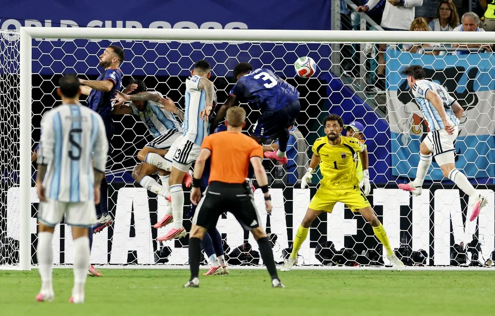Argentina sofre em partida contra Cabo Verde com Messi em destaque